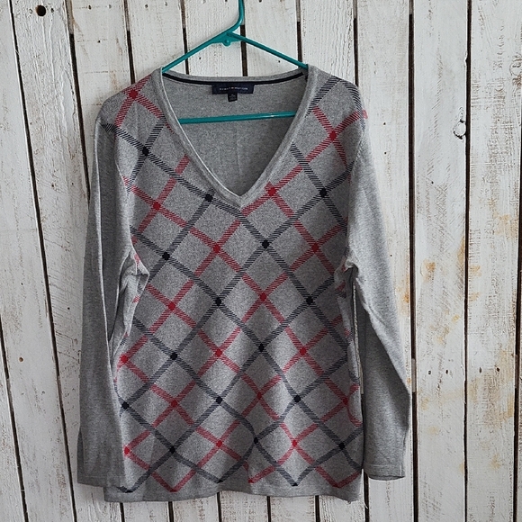 Tommy Hilfiger Gray and Red V-Neck Sweater - Picture 1 of 3